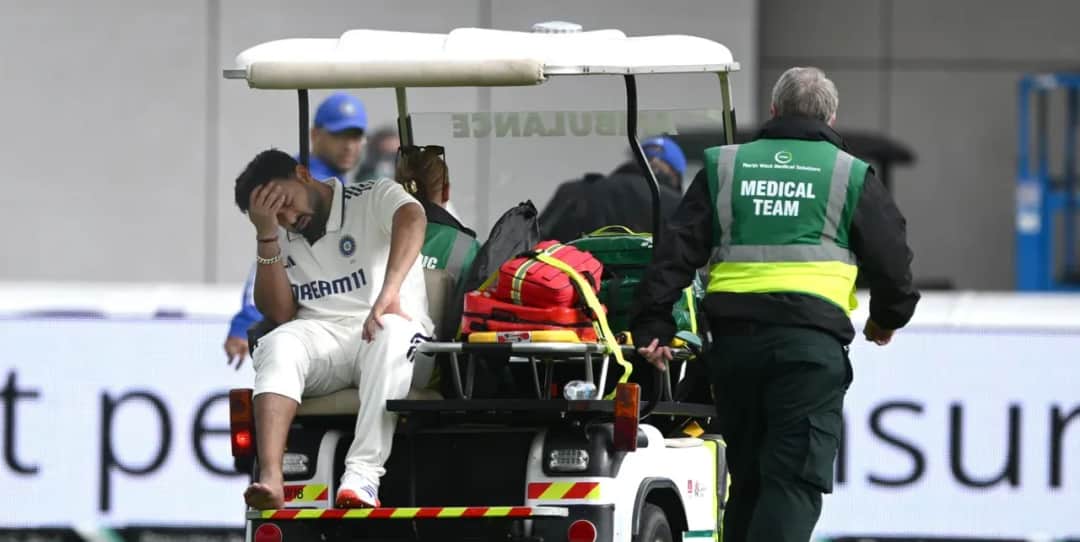 Ricky Ponting, Michael Atherton Fear Serious Injury as Rishabh Pant Limps Off at Old Trafford